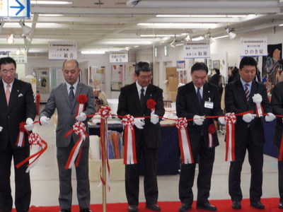 高知物産テープカット